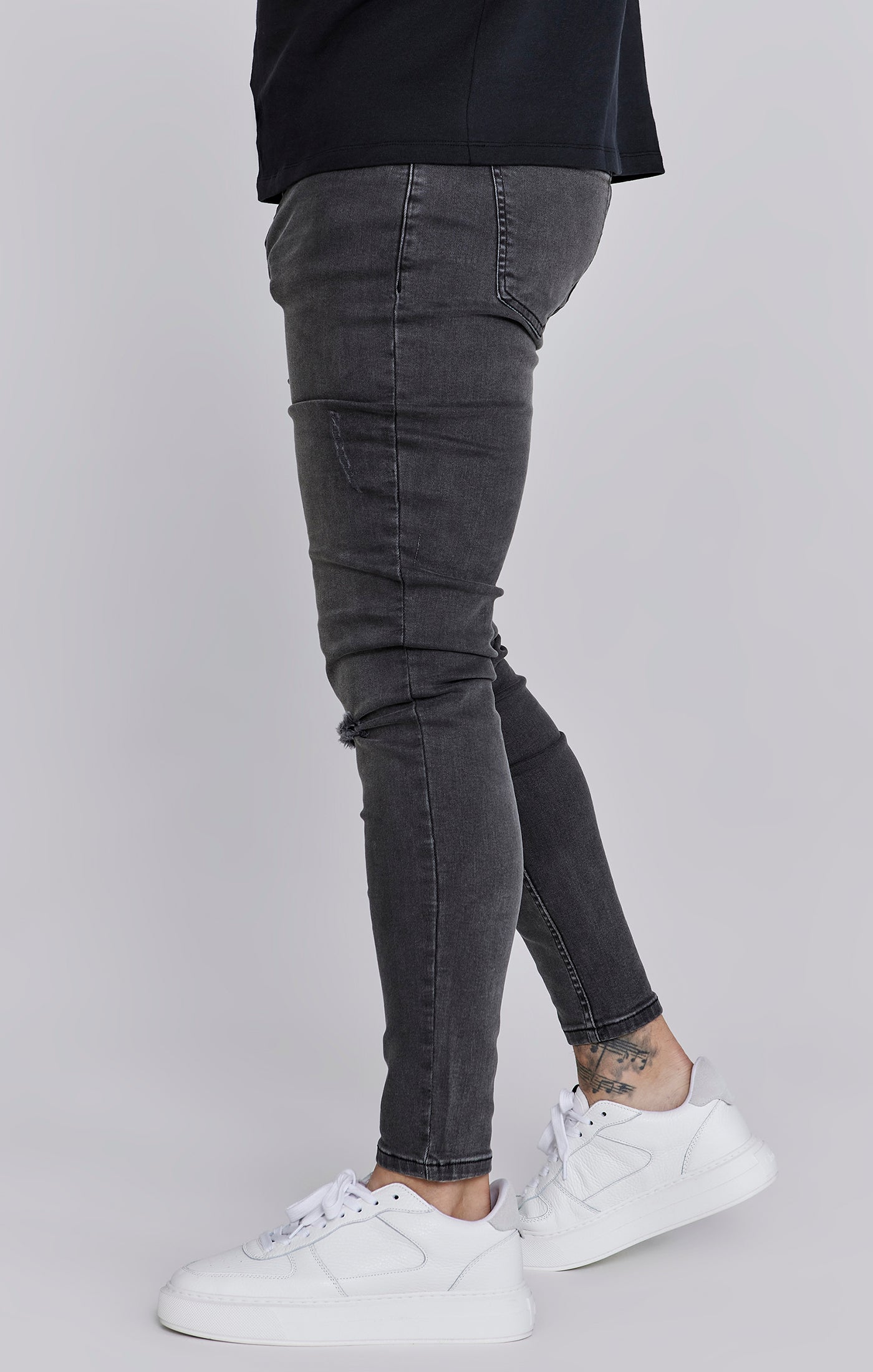 Laad de afbeelding in de Galerij viewer, Distressed Skinny Jeans (2)