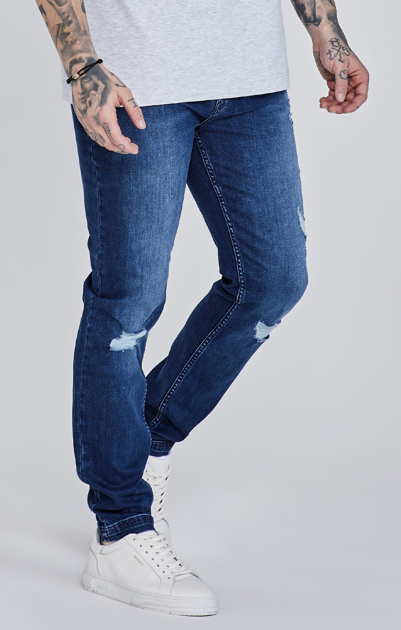 Laad de afbeelding in de Galerij viewer, Distressed Slim Fit Jeans